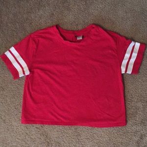 Short sleeve crop top.